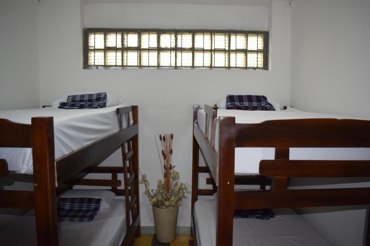 מדיין Serrania Hostal מראה חיצוני תמונה