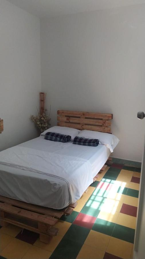 מדיין Serrania Hostal מראה חיצוני תמונה