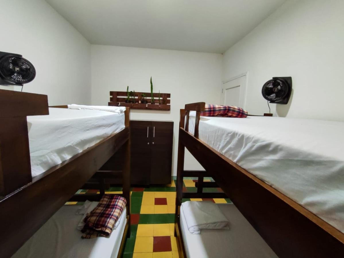 מדיין Serrania Hostal מראה חיצוני תמונה